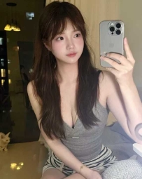 深圳龙岗区兼职小嫩妹奶大肤白