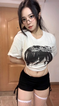 拉萨市城关区眼镜骚货，吃服务的可去